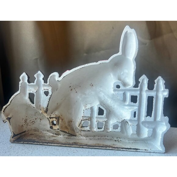 White Rabbit Cast Iron Door Stop With Fence & Basket Hand-Painted Vintage - Picture 6 of 12
